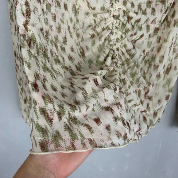 Cabi size XL Dapple top long sleeve ruched ruffle v-neck stretch mesh beige 4532 - Picture 7 of 14